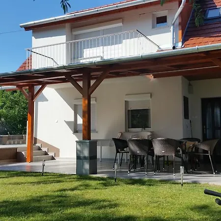 Mandula Apartmanok Бадачоньтомай Екстер'єр фото