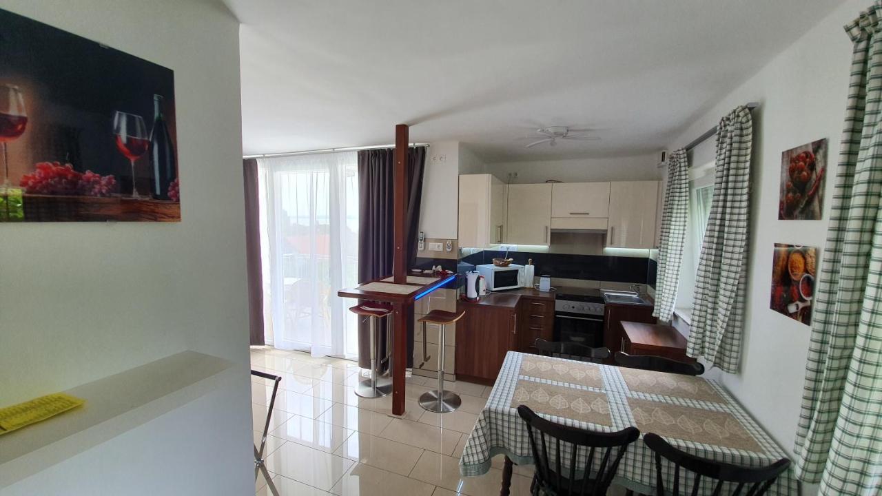 Mandula Apartment *